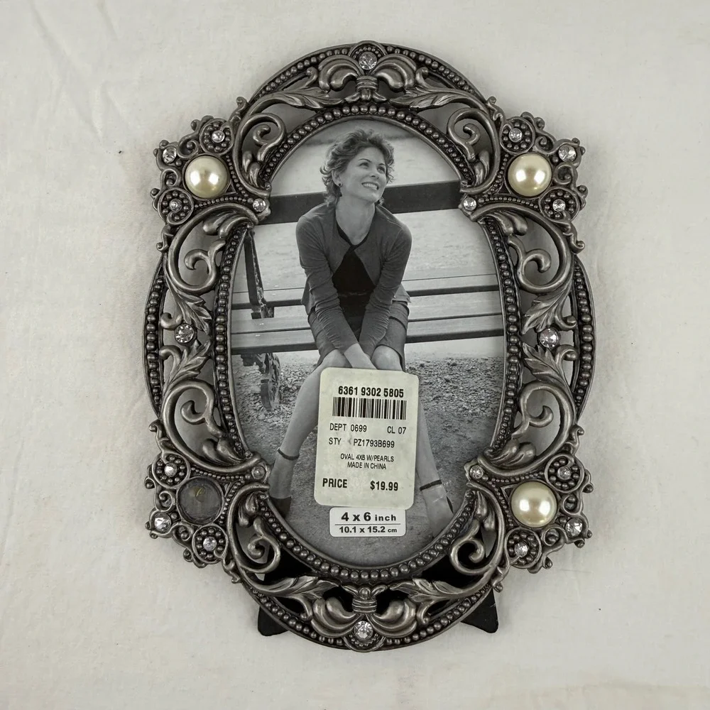 Set of 2 Ornate Oval 4x6 Picture Frames Antique Silver Finish Pearls Rhinestones